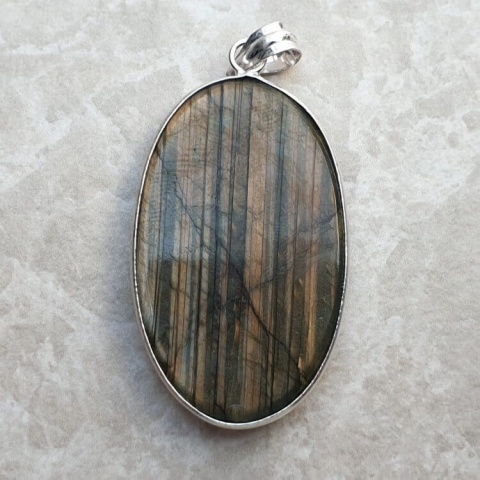 Labradorite pendant 42x26 mm no A260