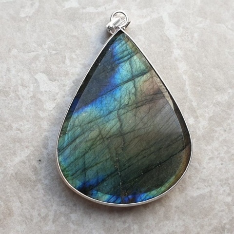 Labradorite pendant 43x33 mm no A270 Labradorite pendant 43x33 mm no A270