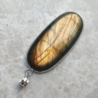 Labradorite pendant 45x21 mm no A268