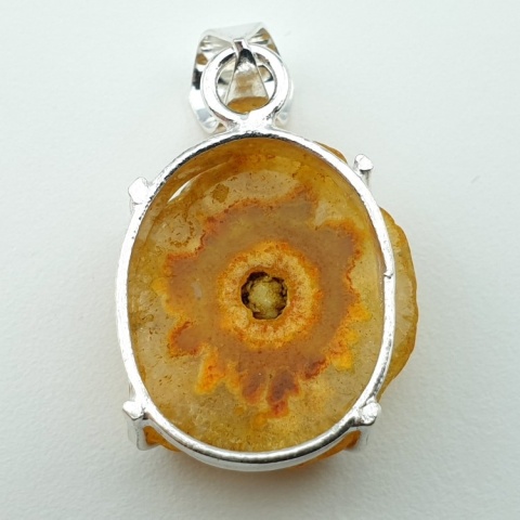 Solar quartz pendant 24x21 mm no 85 Solar quartz pendant 24x21 mm no 85