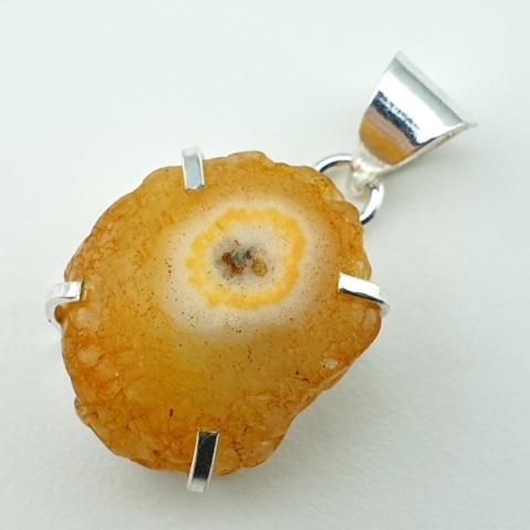 Solar quartz pendant 25x20 mm no 110 Solar quartz pendant 25x20 mm no 110