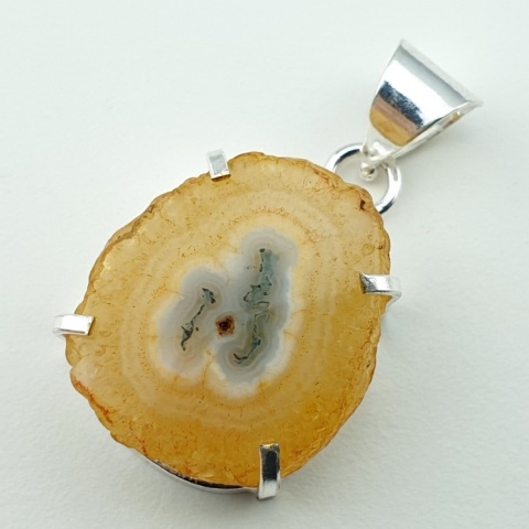Solar quartz pendant 26x22 mm no 108 Solar quartz pendant 26x22 mm no 108