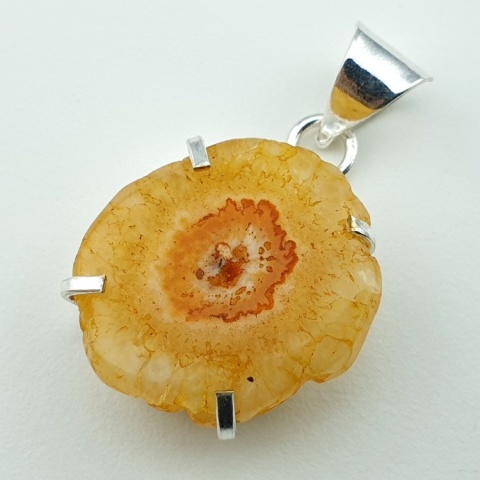 Solar quartz pendant 26x23 mm no 102 Solar quartz pendant 26x23 mm no 102