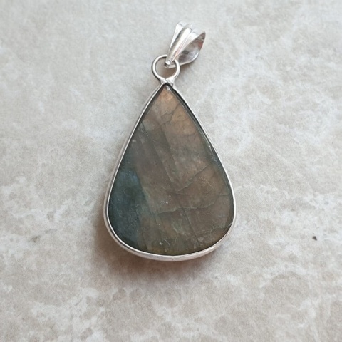 Labradorite pendant 28x21 mm no A386 Labradorite pendant 28x21 mm no A386