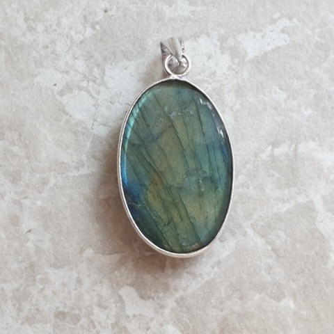 Labradorite pendant 29x19 mm no A392 Labradorite pendant 29x19 mm no A392