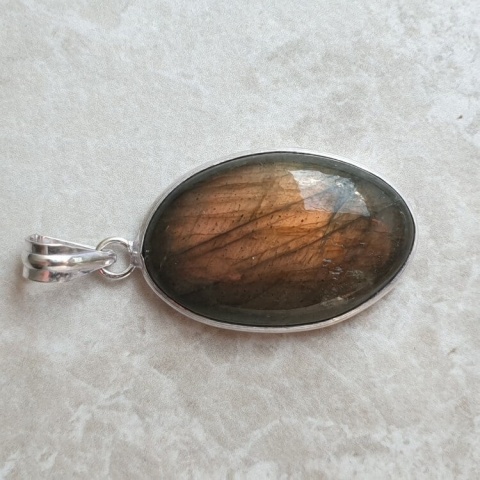 Labradorite pendant 30x20 mm no A387 Labradorite pendant 30x20 mm no A387