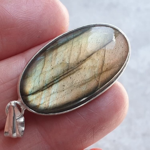 Labradorite pendant 31x18 mm no A390 Labradorite pendant 31x18 mm no A390