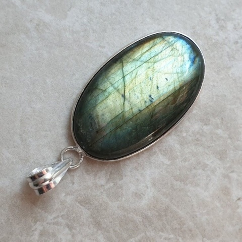 Labradorite pendant 31x19 mm no A391 Labradorite pendant 31x19 mm no A391