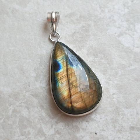 Labradorite pendant 31x20 mm no A389 Labradorite pendant 31x20 mm no A389