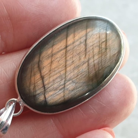 Labradorite pendant 31x20 mm no A393