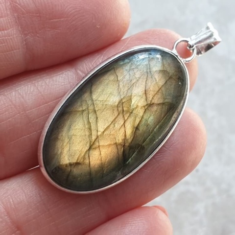 Labradorite pendant 32x18 mm no A383 Labradorite pendant 32x18 mm no A383