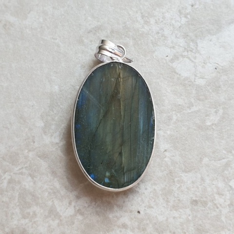 Labradorite pendant 32x21 mm no A385 Labradorite pendant 32x21 mm no A385