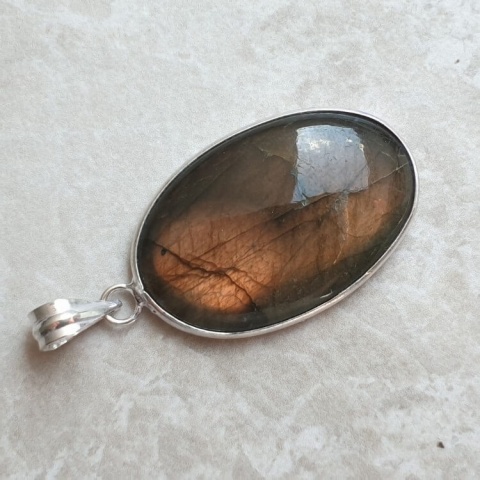 Labradorite pendant 32x21 mm no A388 Labradorite pendant 32x21 mm no A388