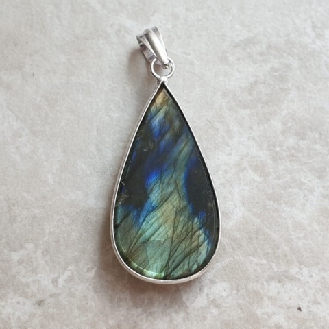 Labradorite pendant 35x19 mm no A384 Labradorite pendant 35x19 mm no A384