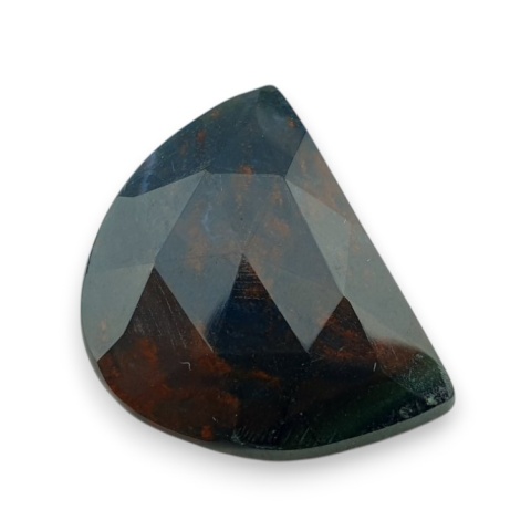 Bloodstone faceted cabochon 22x17 mm no 39
