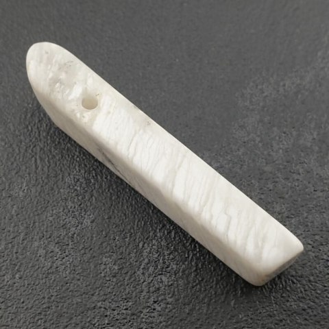 Howlite icicle 48x11 mm no. 24 Howlite icicle 48x11 mm no. 24