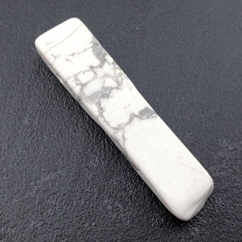 Howlite icicle 50x12 mm no 4 Howlite icicle 50x12 mm no 4