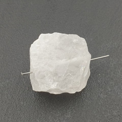 Quartz nugget with hole 27x24 mm no 50 Quartz nugget with hole 27x24 mm no 50