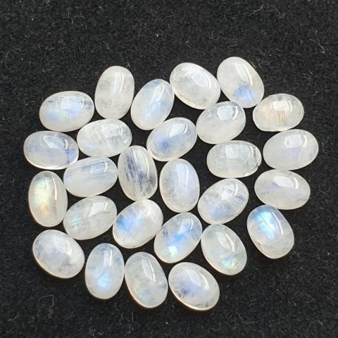 Moonstone cabochon 7x5 mm 1 pc Moonstone cabochon 7x5 mm 1 pc