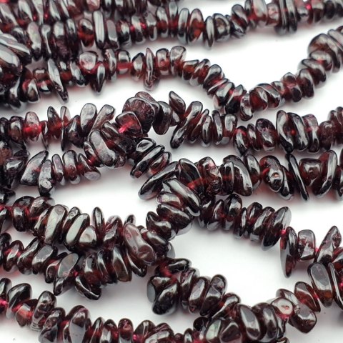 Chopped garnet 5-7 mm strand 10 cm Chopped garnet 5-7 mm strand 10 cm