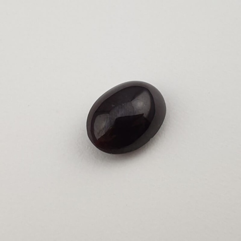 Granat gwiaździsty kaboszon 12x9 mm nr 54 Granat gwiaździsty kaboszon 12x9 mm nr 54