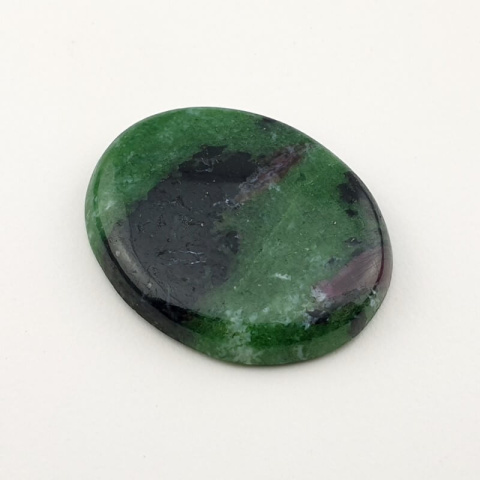 Zoisite with ruby cabochon 33x27 mm no 55 Zoisite with ruby cabochon 33x27 mm no 55