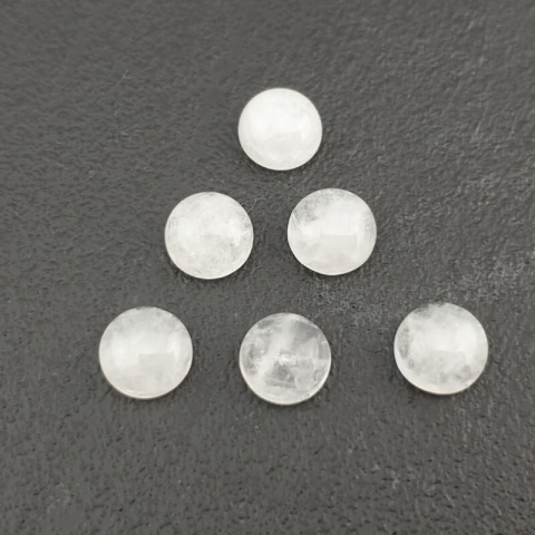 Kwarc kaboszon fi 8 mm 1 szt Kwarc kaboszon fi 8 mm 1 szt