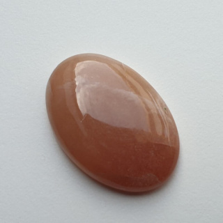 Moonstone peach cabochon 31x21 mm no 43
