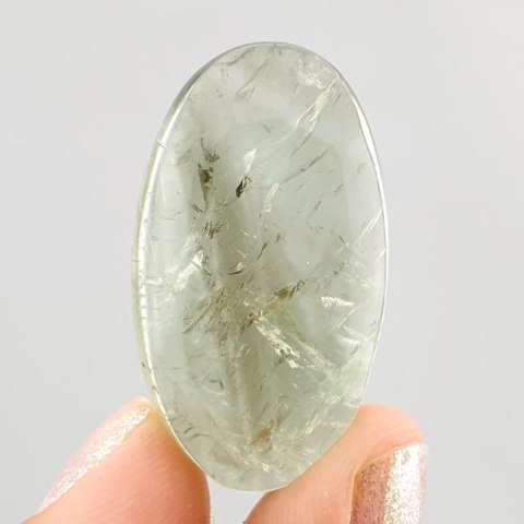 Prazjolit kaboszon 31x18 mm nr 75 Prazjolit kaboszon 31x18 mm nr 75