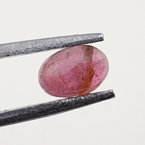 Tourmaline cabochon 6x4 mm no 124 Tourmaline cabochon 6x4 mm no 124