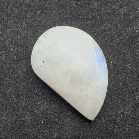Moonstone cabochon 28x19 mm no. 935 Moonstone cabochon 28x19 mm no. 935
