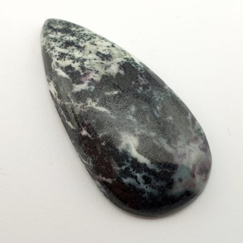 Kammererite cabochon 4.1x2.0 cm no. 13 Kammererite cabochon 4.1x2.0 cm no. 13
