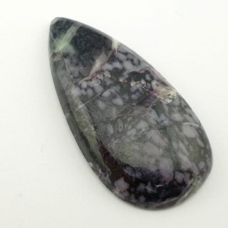 Kammererite cabochon 4.1x2.0 cm no. 20