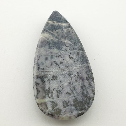 Kammererite cabochon 4.1x2.0 cm no. 20 Kammererite cabochon 4.1x2.0 cm no. 20