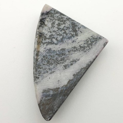 Kammererite cabochon 4.3x2.6 cm no. 7 Kammererite cabochon 4.3x2.6 cm no. 7