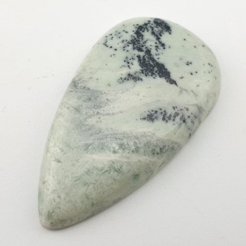 Kammererite cabochon 4.5x2.4 cm no 1 Kammererite cabochon 4.5x2.4 cm no 1