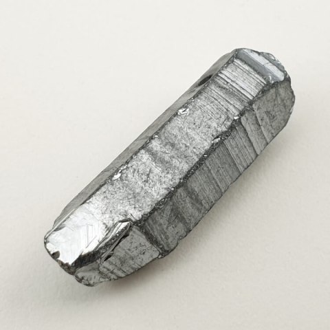 Kwarc tytanowy sopel 29x10 mm nr 137 Kwarc tytanowy sopel 29x10 mm nr 137