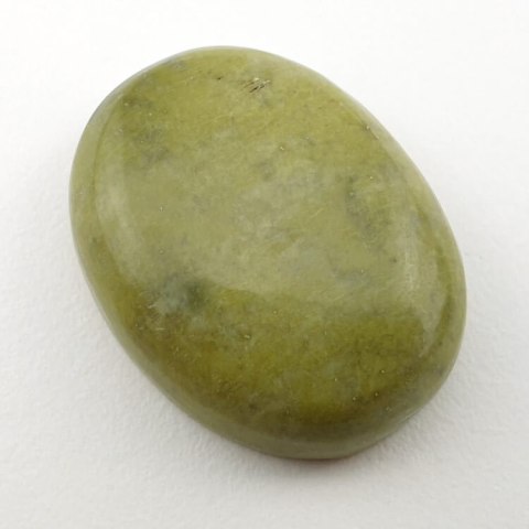 Serpentynit kaboszon 25x20 mm nr 65 Serpentynit kaboszon 25x20 mm nr 65