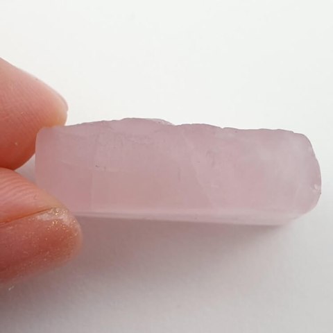 Pink quartz raw cabochon 28x26 mm no 37
