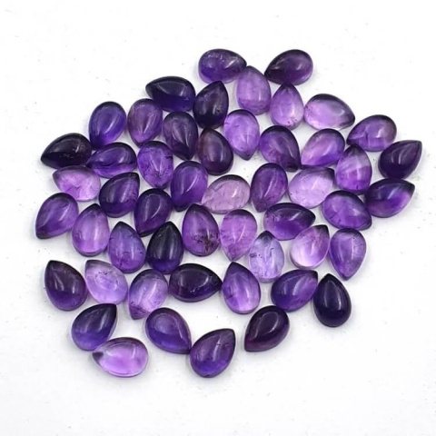 Ametyst kaboszon łezka 10x7 mm 1 szt Ametyst kaboszon łezka 10x7 mm 1 szt