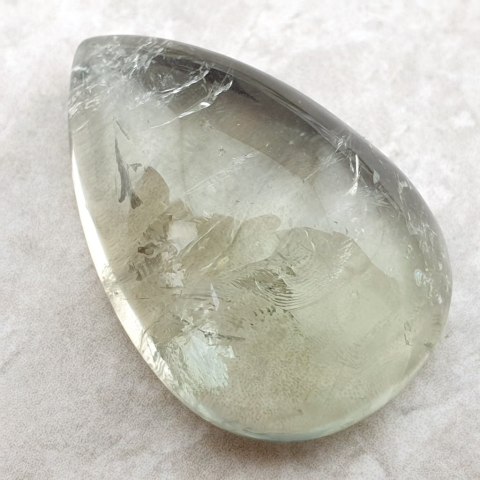 Prasiolite green quartz 3.1x2.0 cm No. 1 Prasiolite green quartz 3.1x2.0 cm No. 1