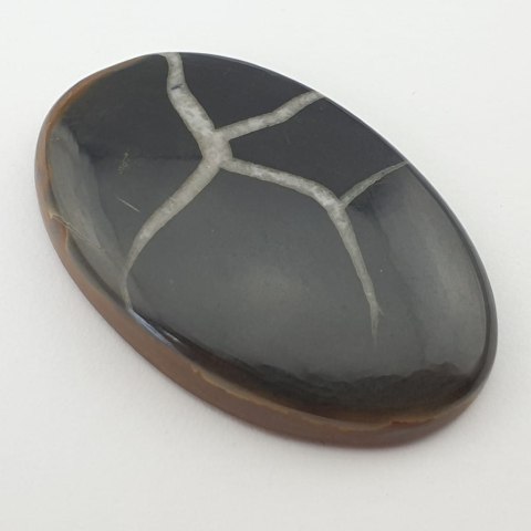 Septarian cabochon 4.4x2.8 cm no 46 Septarian cabochon 4.4x2.8 cm no 46