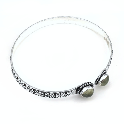 Bransoletka bangle prehnit zdobiona kolor srebrny Bransoletka bangle prehnit zdobiona kolor srebrny