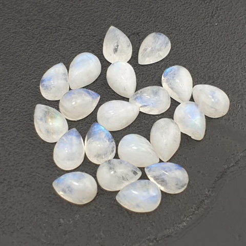 Moonstone cabochon teardrop 10x7 mm 1 pcs Moonstone cabochon teardrop 10x7 mm 1 pcs