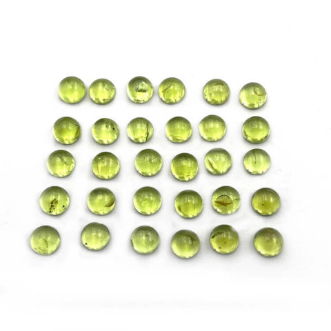 Perydot oliwin kaboszon fi 5 mm 1 szt Perydot oliwin kaboszon fi 5 mm 1 szt