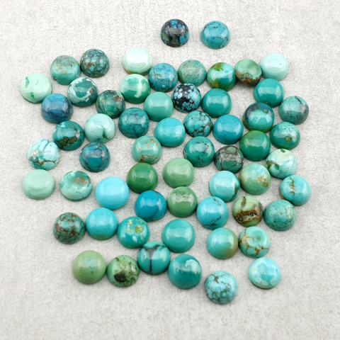 Turkus tybetański kaboszon 5 mm 1 szt. Turkus tybetański kaboszon 5 mm 1 szt.