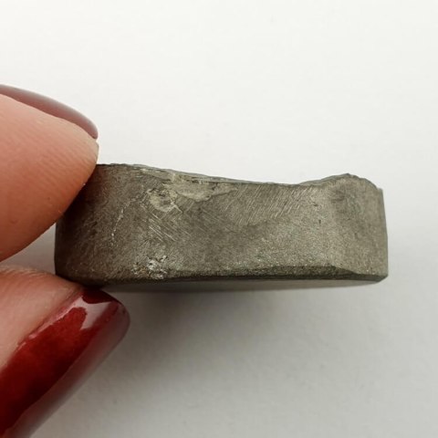 Piryt kaboszon surowy 26x19 mm nr 14 Piryt kaboszon surowy 26x19 mm nr 14