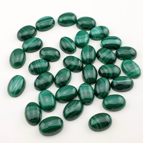 Malachit kaboszon 14x10 mm 1 szt Malachit kaboszon 14x10 mm 1 szt