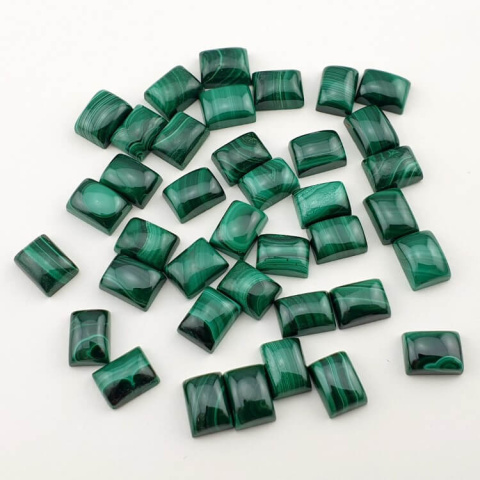 Malachit kaboszon prostokąt 8x6 mm 1 szt Malachit kaboszon prostokąt 8x6 mm 1 szt