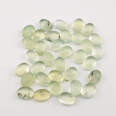 Prehnite cabochon 8x6 mm 1 pc Prehnite cabochon 8x6 mm 1 pc